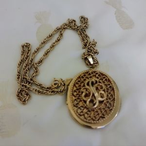 Sarah Coventry locket necklace